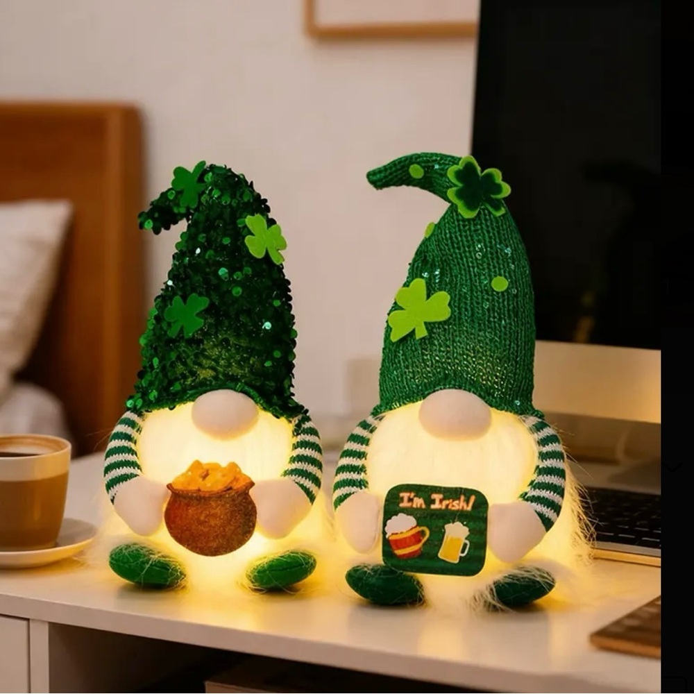 St. Patrick’s Day light-up gnome - Picture 3 of 3